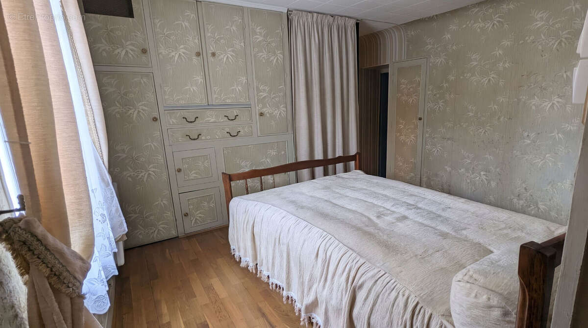 Maison 3 pièces de 42 m² avec grand garage individuel. - photo 3