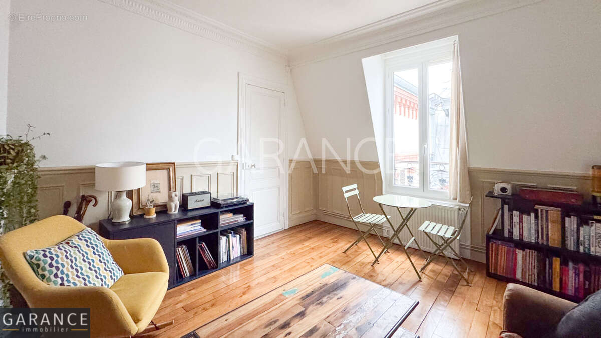 Appartement à PARIS-14E