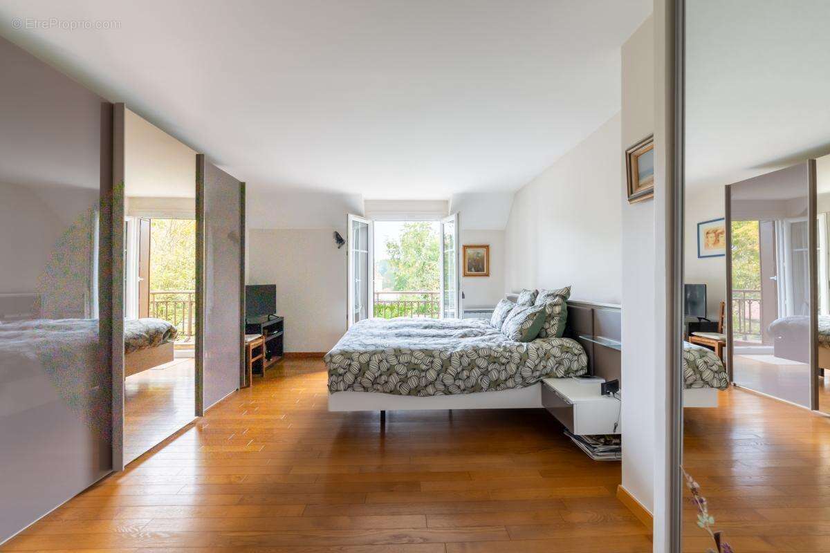 Maison à LA QUEUE-EN-BRIE