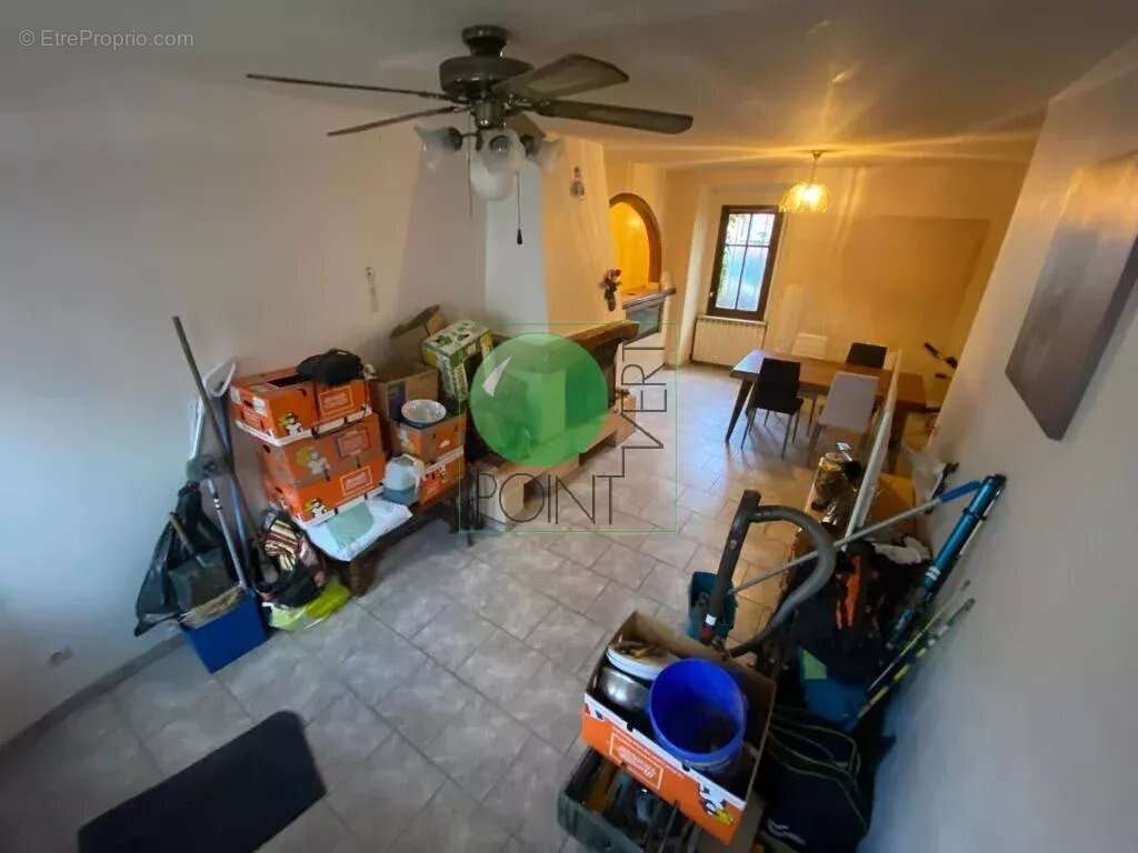 Maison à VERT-LE-PETIT