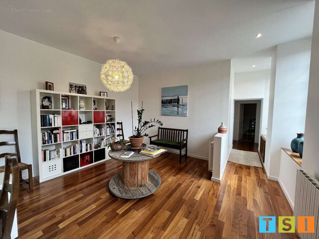 Maison à MONTREJEAU