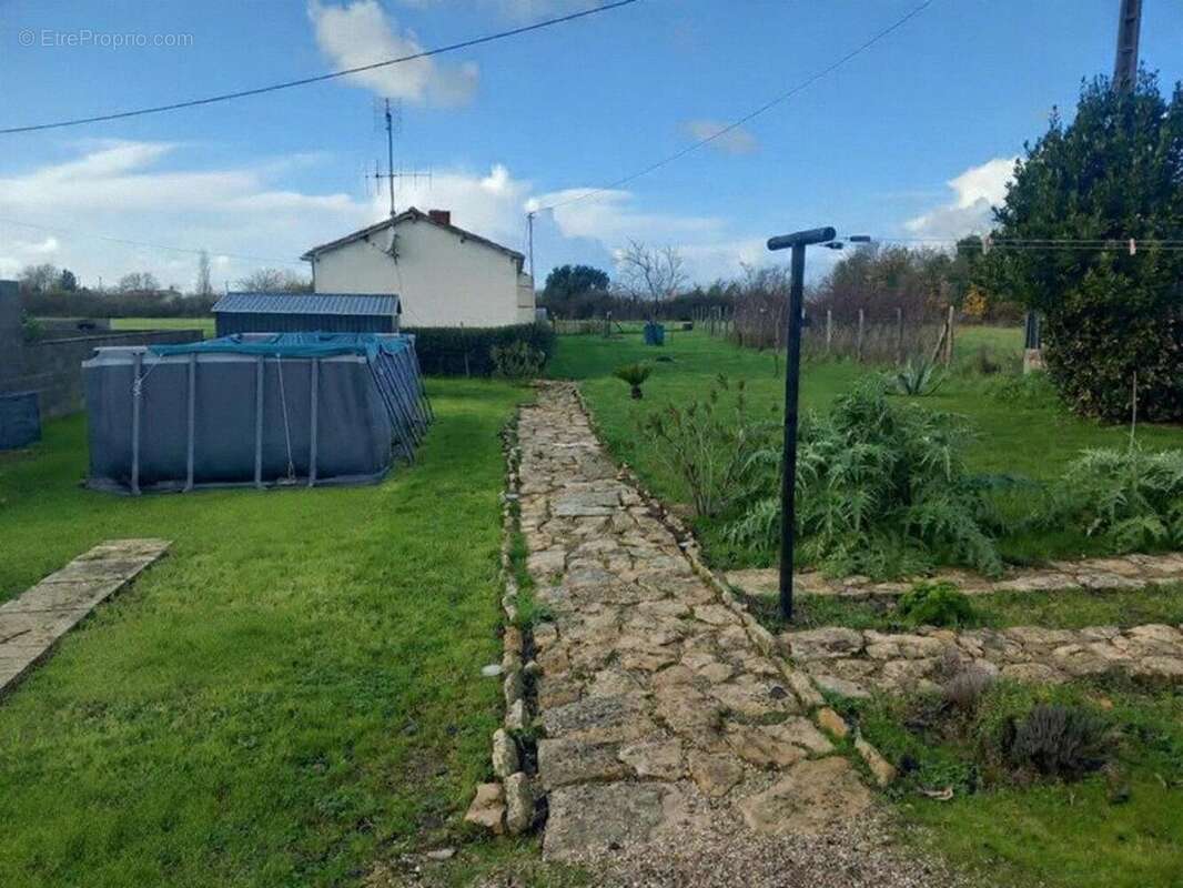 Photo 2 - Maison à CHAMPAGNE-LES-MARAIS