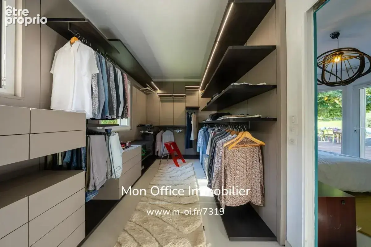 Référence : 7319-NGU - Maison 10 pièces - 5 chambres - deux studios - piscine - 380m2 habitables et 223m2 de sous-sol / garages - photo 17