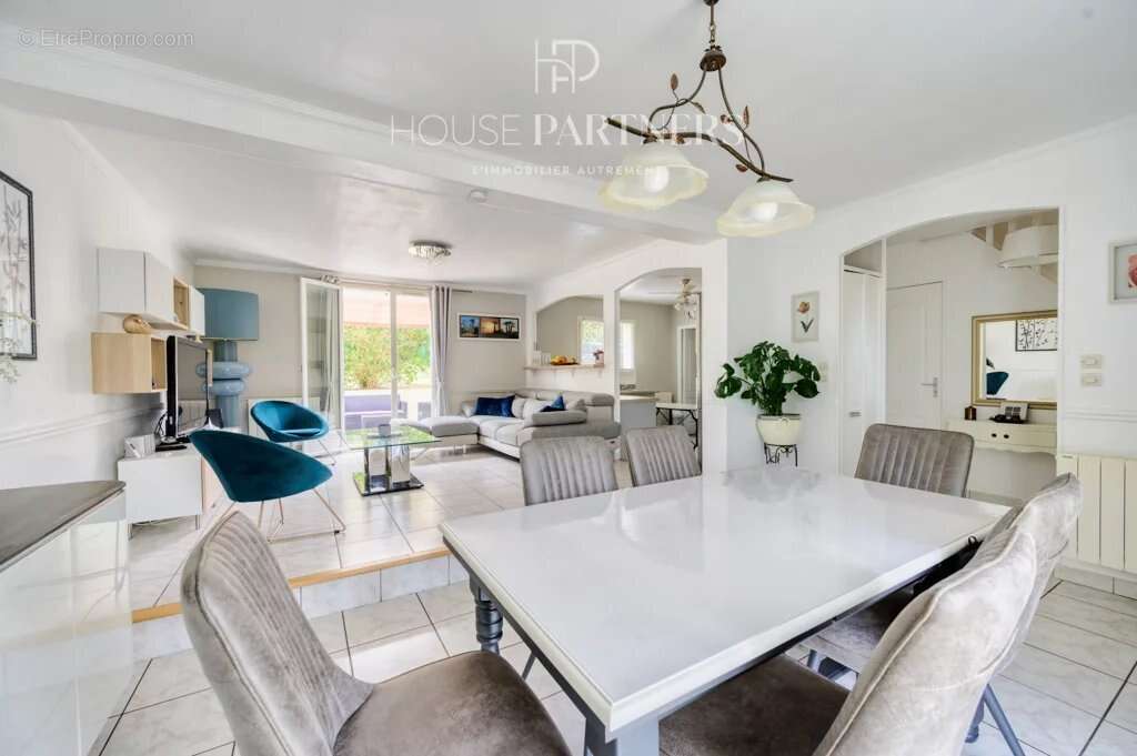 Maison à ECQUEVILLY