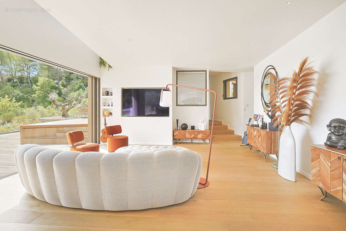 Maison à SOLLIES-VILLE