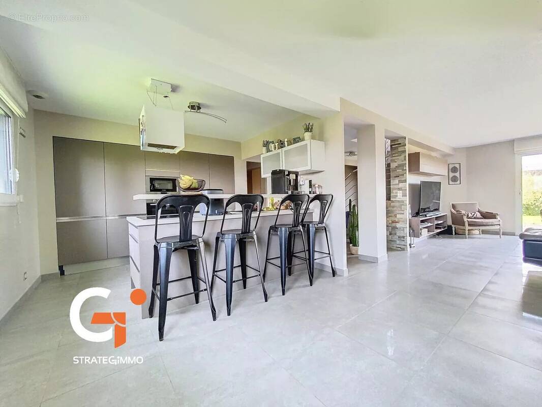 Maison à ISNEAUVILLE