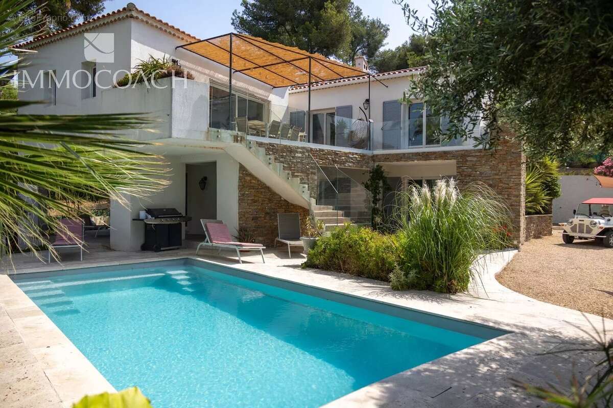 Maison à CARQUEIRANNE