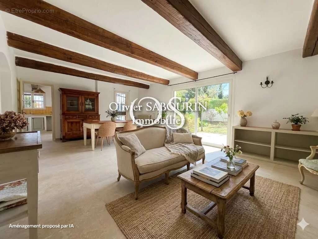 Maison à ROQUEBRUNE-SUR-ARGENS