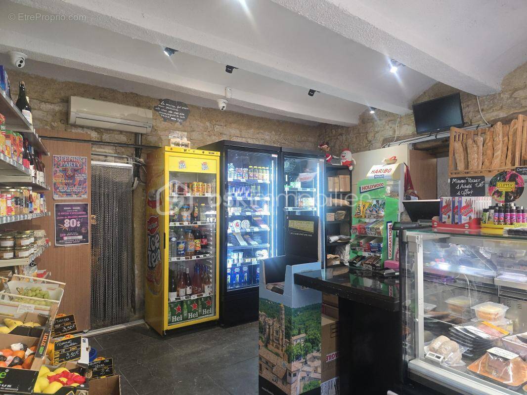 Commerce à ARPAILLARGUES-ET-AUREILLAC