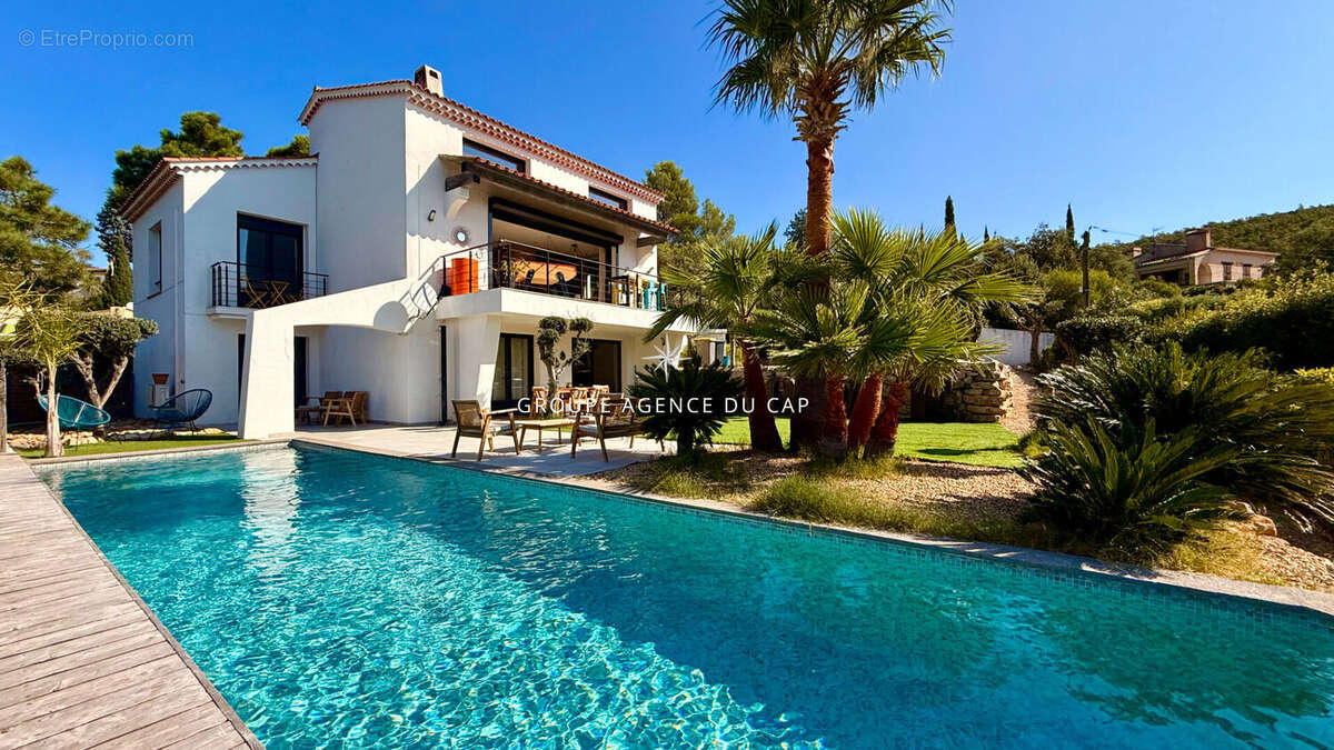 Maison à LES ISSAMBRES