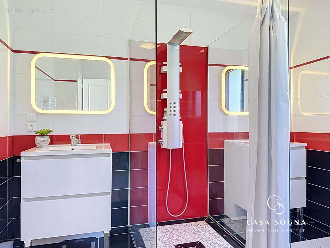 Villa contemporaine - 6 pièces - 131,82 m² - photo 15