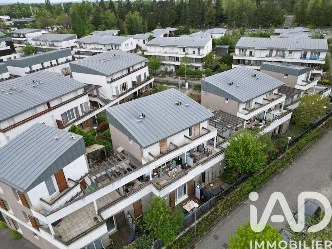 Photo 9 - Appartement à SAINTE-GENEVIEVE-DES-BOIS
