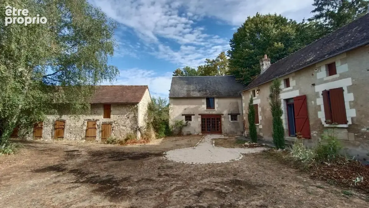 Propriété de caractère en bordure de rivière – 1 maison, 4 dépendances et 5 000 m² de terrain - photo 7