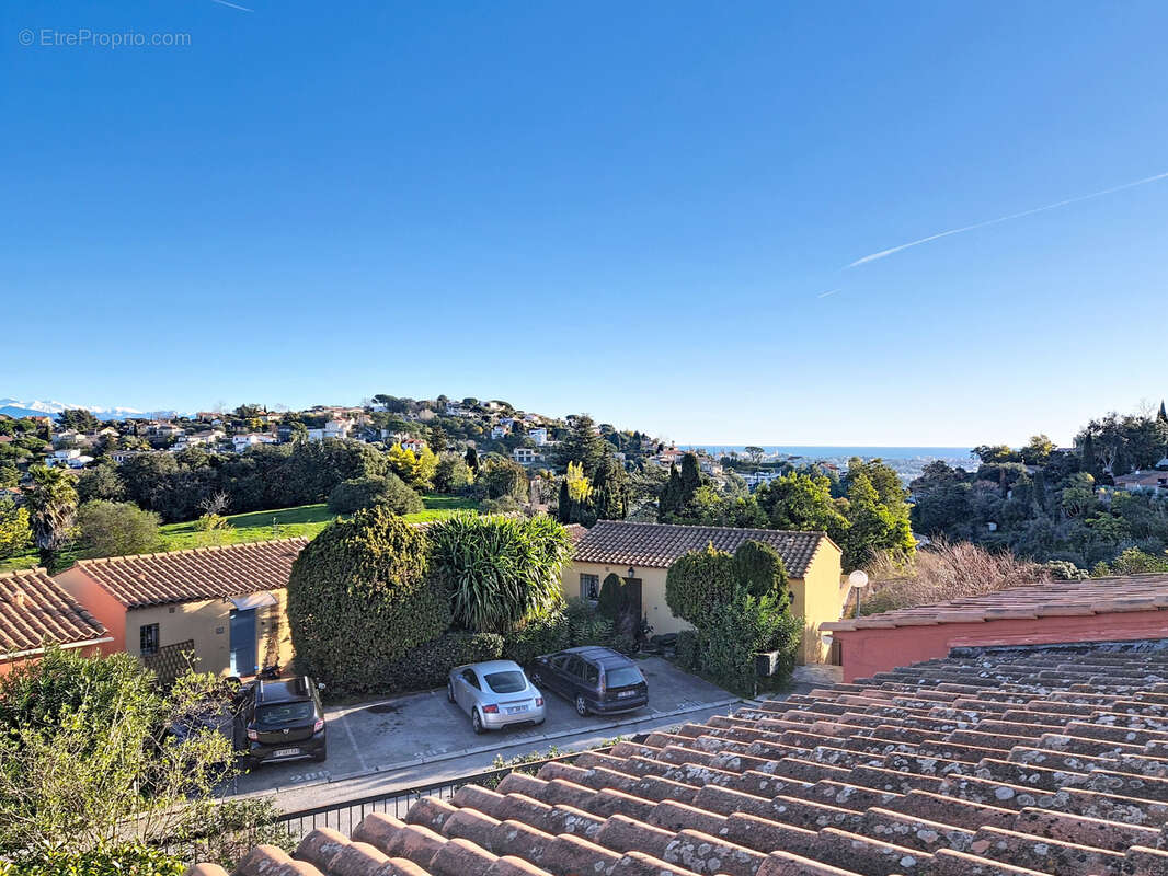 Appartement à VALLAURIS