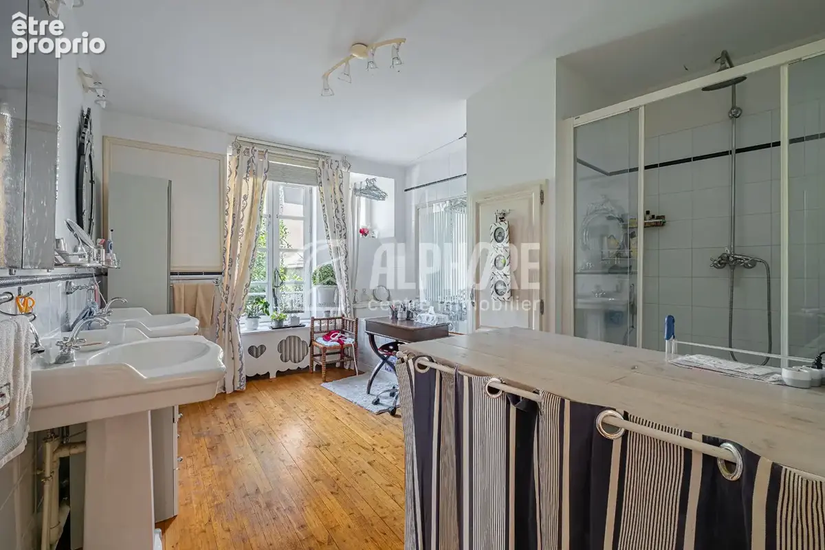 Guérande , IntraMuros , appartement 4 chambres + bureau 160m² (190m² au sol ) avec stationnement) - photo 11