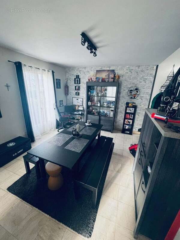 Maison à SAINT-PIERRE-SUR-DIVES