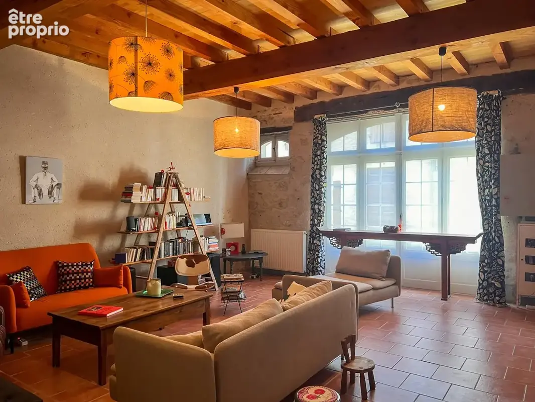 Propriété de charme dans un village prisé avec cour intérieure - photo 8