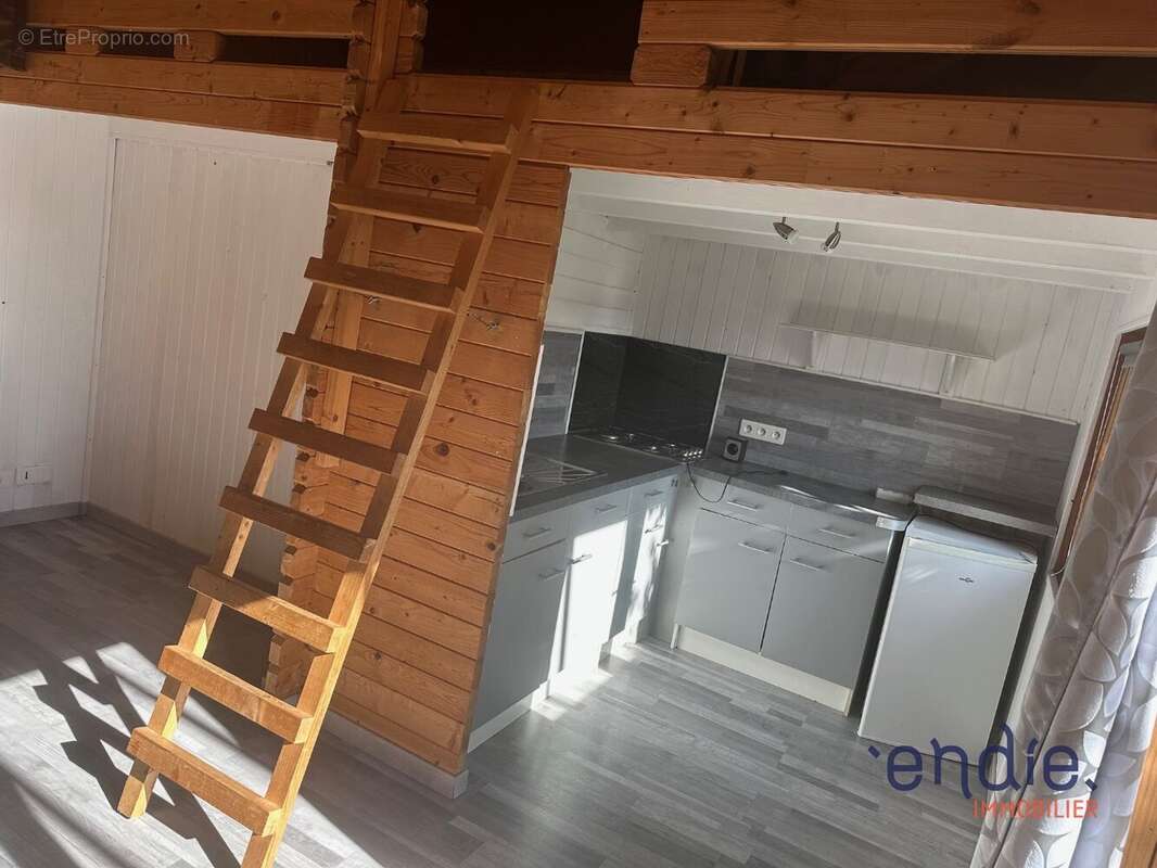 Maison à VERNET-LA-VARENNE