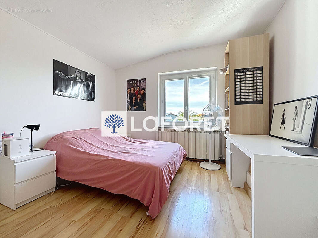 Maison à VILLIEU-LOYES-MOLLON