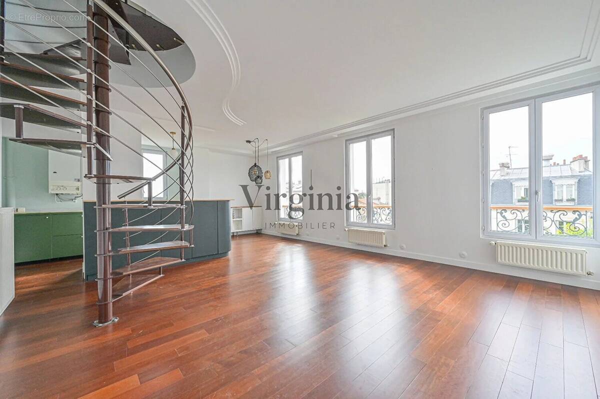 Appartement à CHARENTON-LE-PONT