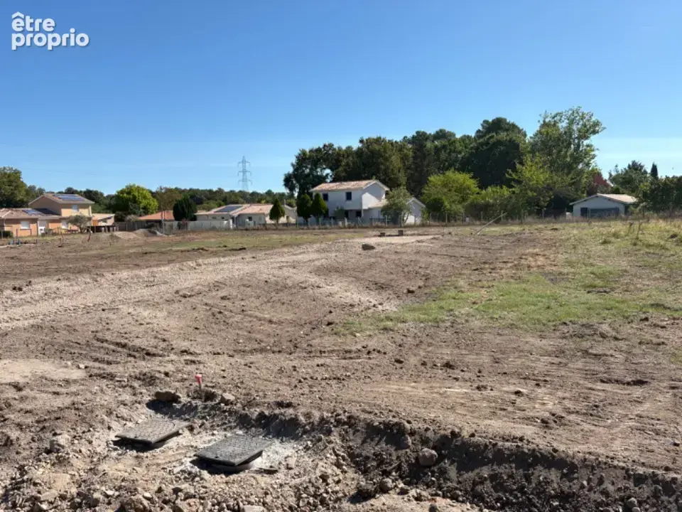 Photo Terrain à Leognan au prix de 195 000€