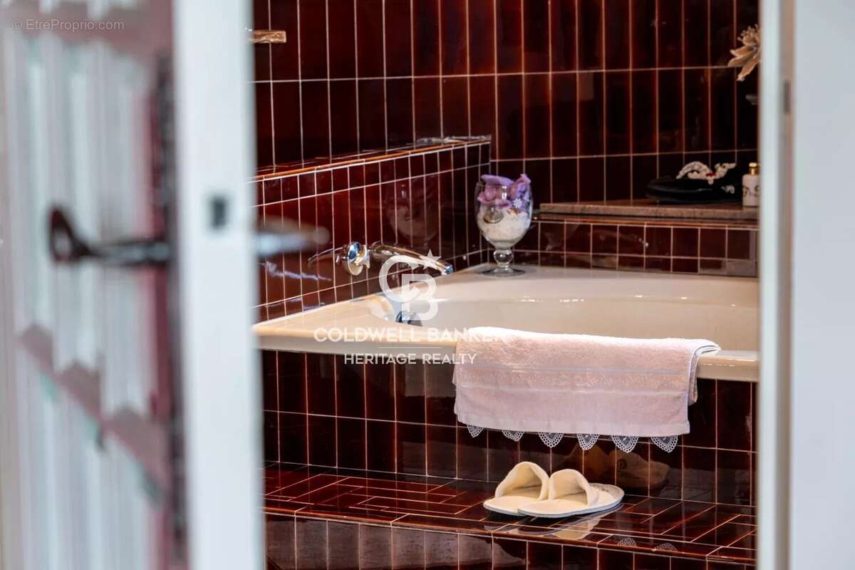 Maison à CHARBONNIERES-LES-BAINS