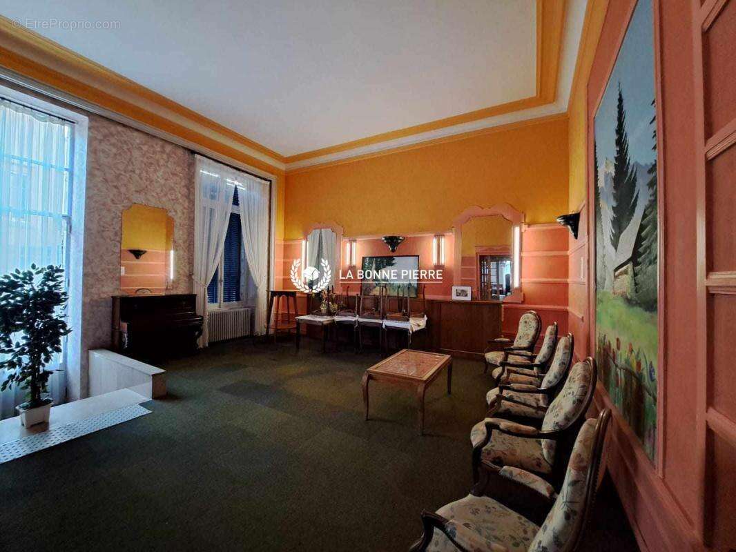 Commerce à PLOMBIERES-LES-BAINS