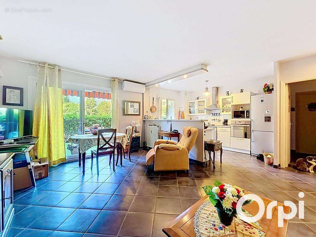 Appartement à VILLENEUVE-LOUBET