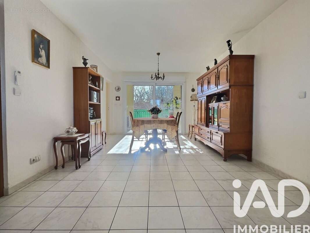 Photo 7 - Appartement à SAINT-MARTIN-DE-CRAU