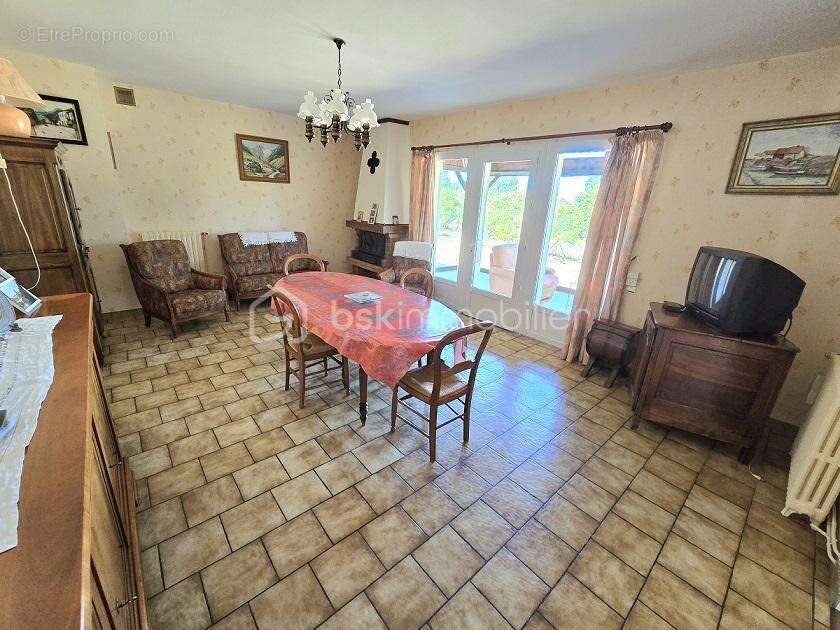 Maison à SAINT-AIGULIN