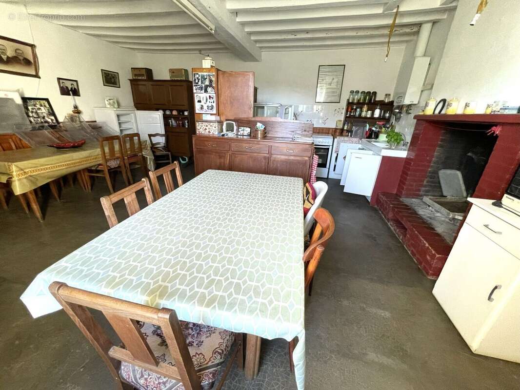 Maison à SAINT-ERBLON