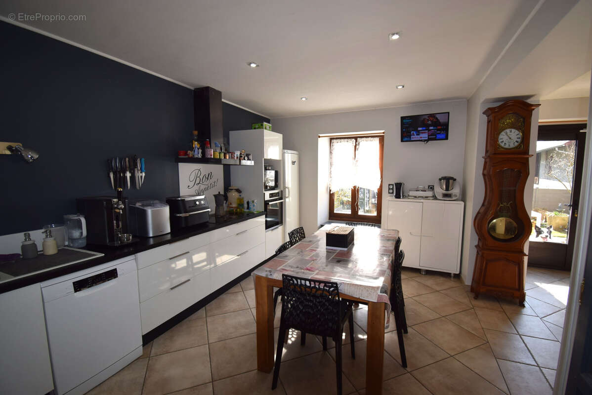 Maison à CHINDRIEUX