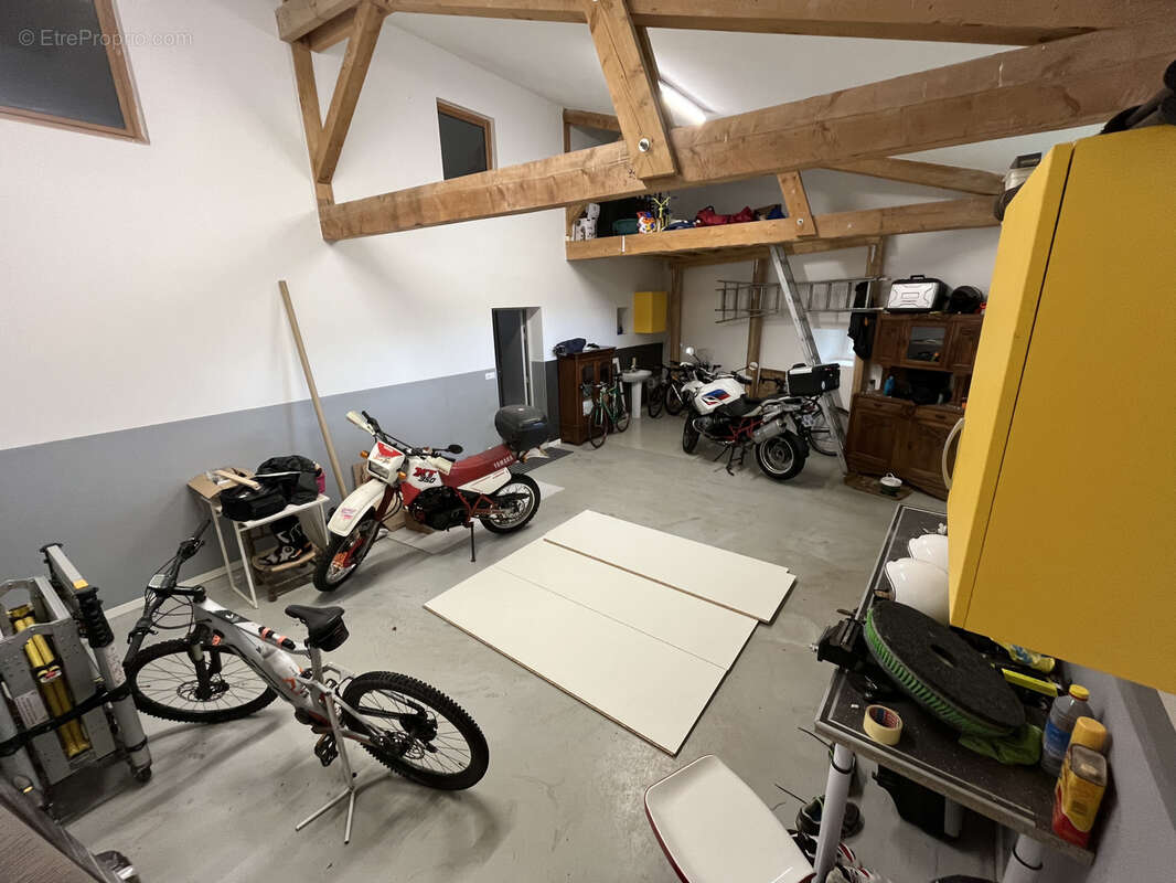 Maison à SAINT-HILAIRE-CUSSON-LA-VALMITTE