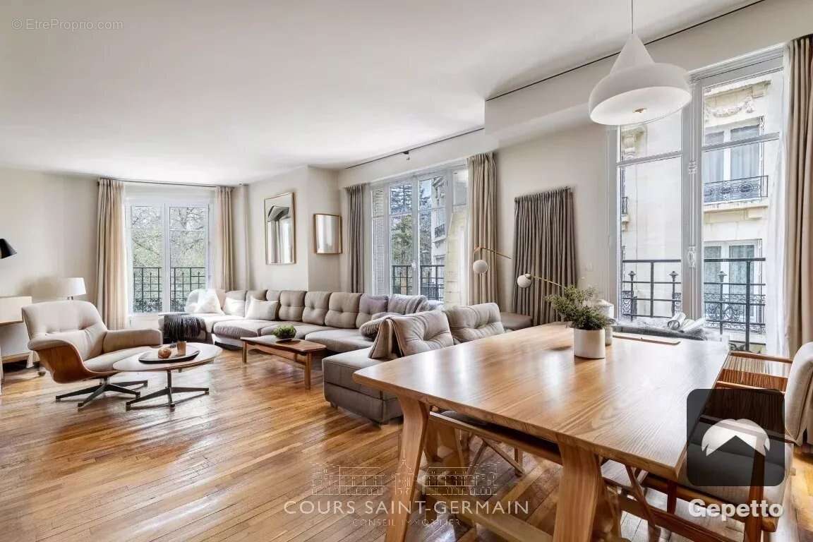 Appartement à PARIS-14E