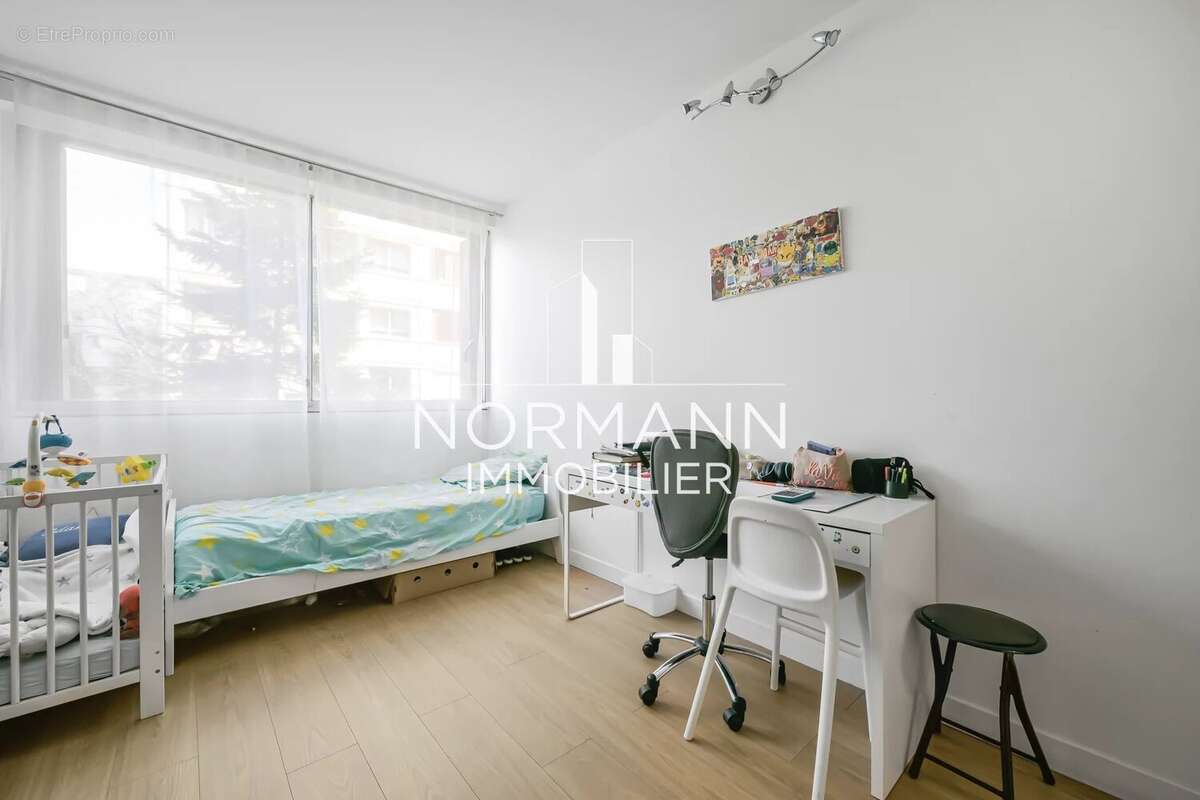 Appartement à LEVALLOIS-PERRET