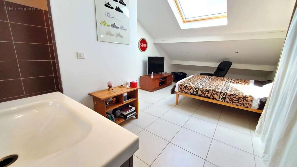 Maison à VETRAZ-MONTHOUX