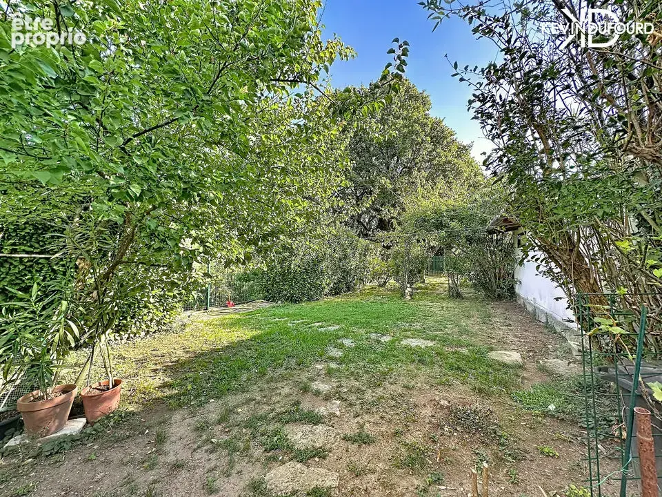 Maison de ville de 95m² sur un terrain de 1.800 m² à AUBENAS - photo 8