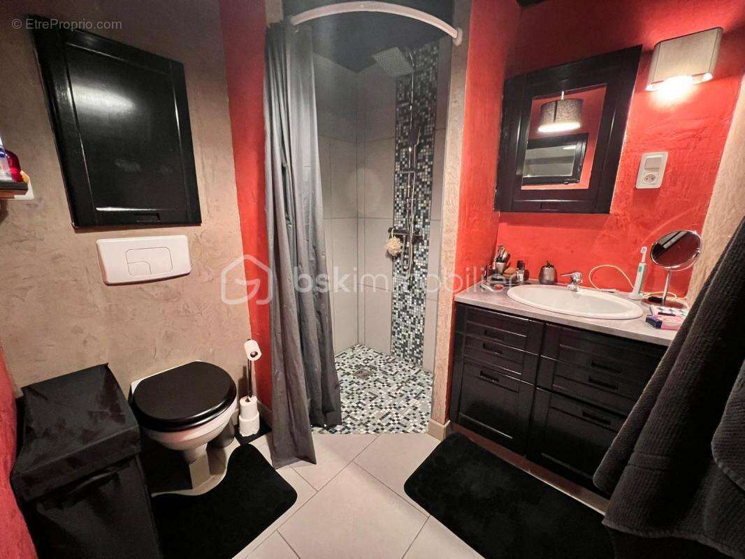 Maison à SAINT-ZACHARIE