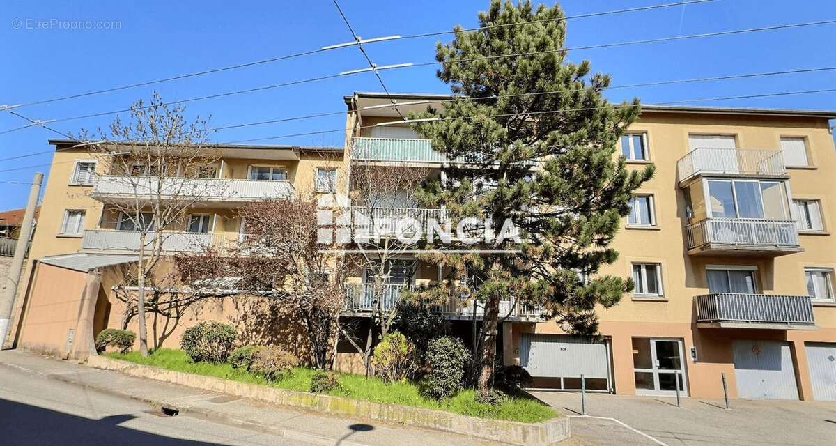 Appartement à SAINT-ETIENNE