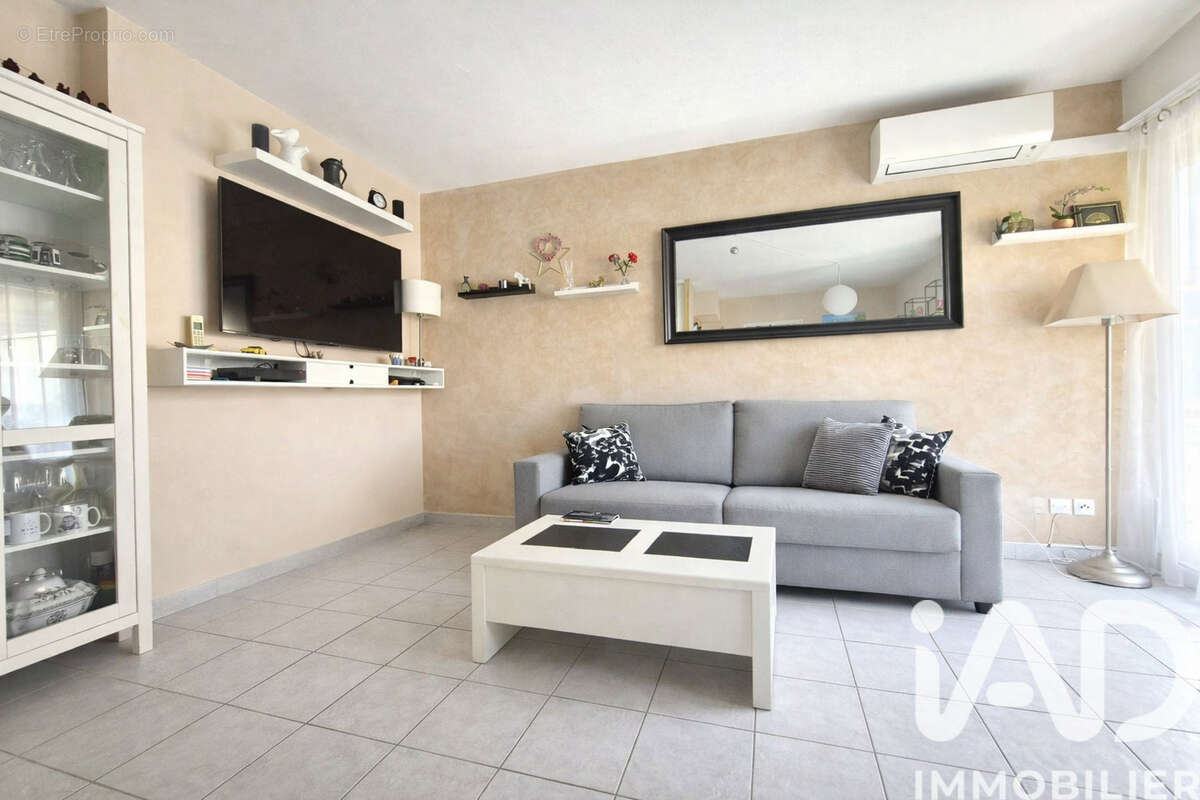Photo 2 - Appartement à SAINT-LAURENT-DU-VAR