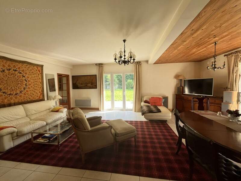 Domaine de Carheil – Maison familiale 230m² – 7 chambres – Terrain 3 022m² - photo 2