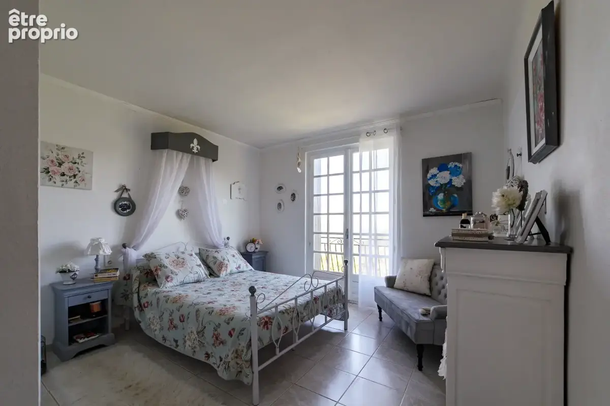 villa - 3 chambres - avec piscine - sur plus de 5000 m2 de terrain - photo 10