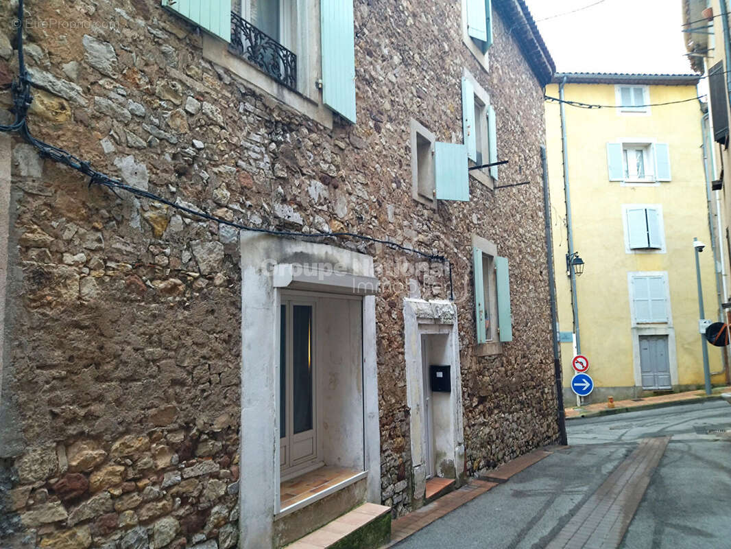 Le Luc - Maison de village avec garage et terrasse tropézienne - photo 8