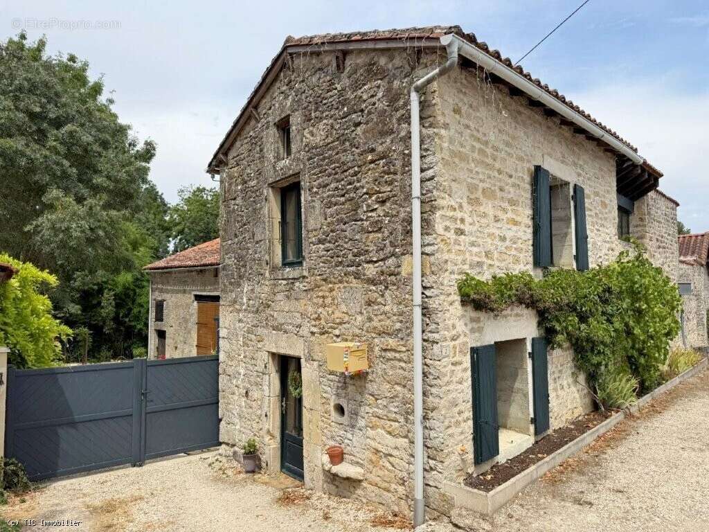 Charmante Maison En Pierres Avec Gîte En Activité, A Proximité De Mansle - photo 23