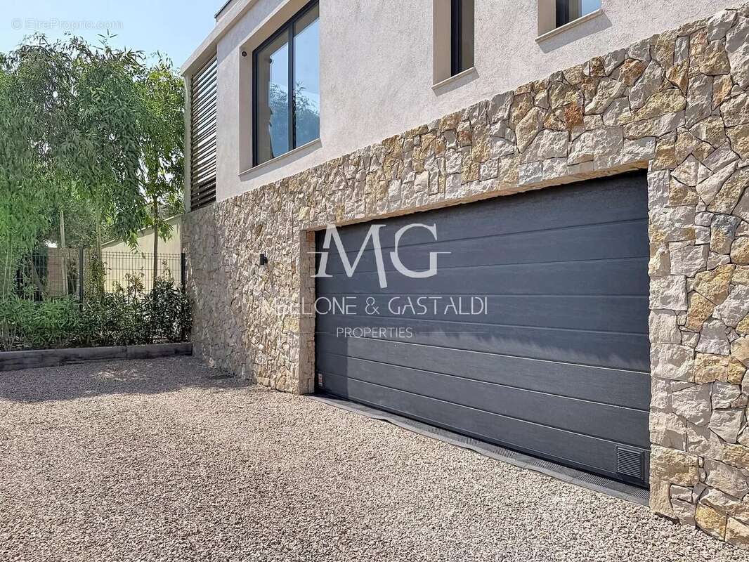 Maison à MOUGINS