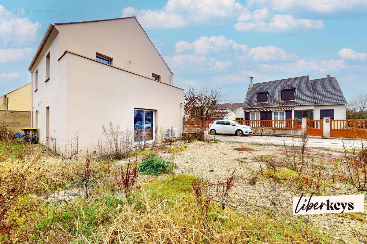 Maison à CERNAY-LA-VILLE