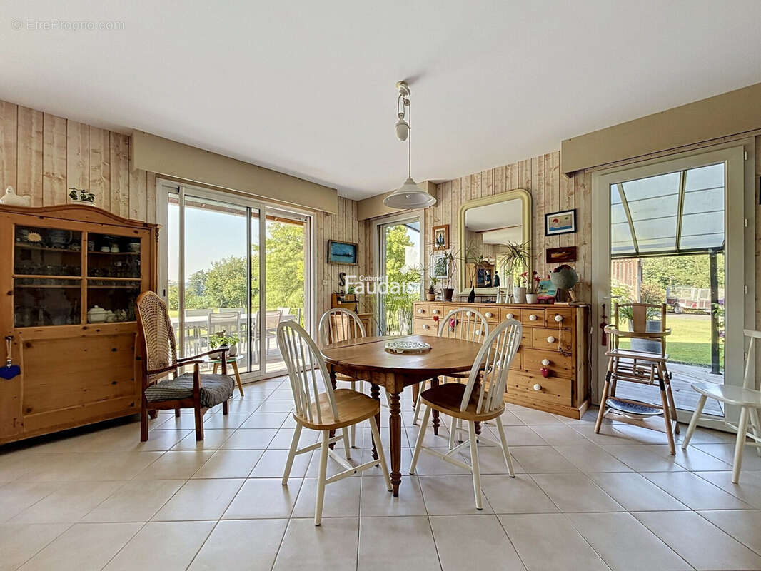 Maison 173 m² à Neufmesnil  - photo 4