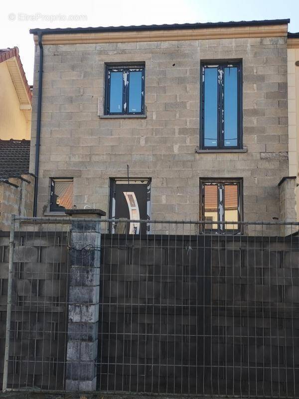 Appartement à TREMBLAY-EN-FRANCE