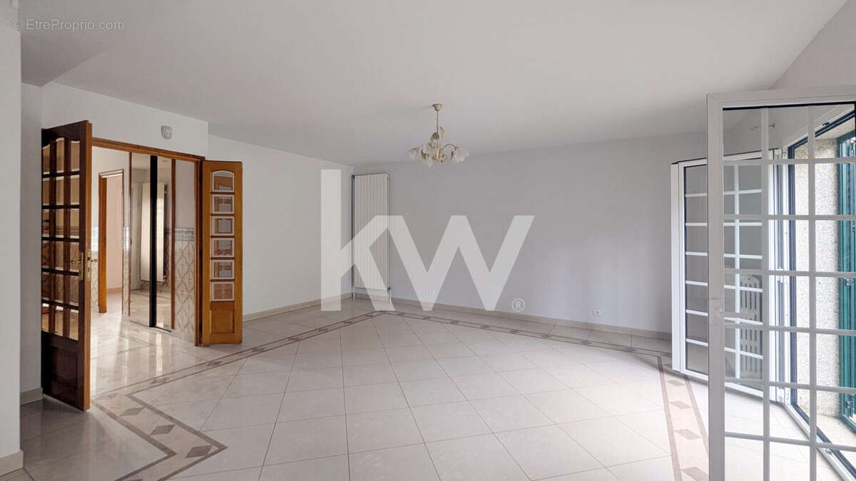 Maison 139 m² à Saint-Gratien  - photo 6