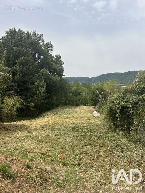 Terrain 676 m² à Charmes-Sur-Rhone  - photo 3